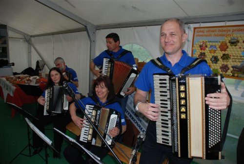Vse harmonike so narejene v Mengšu